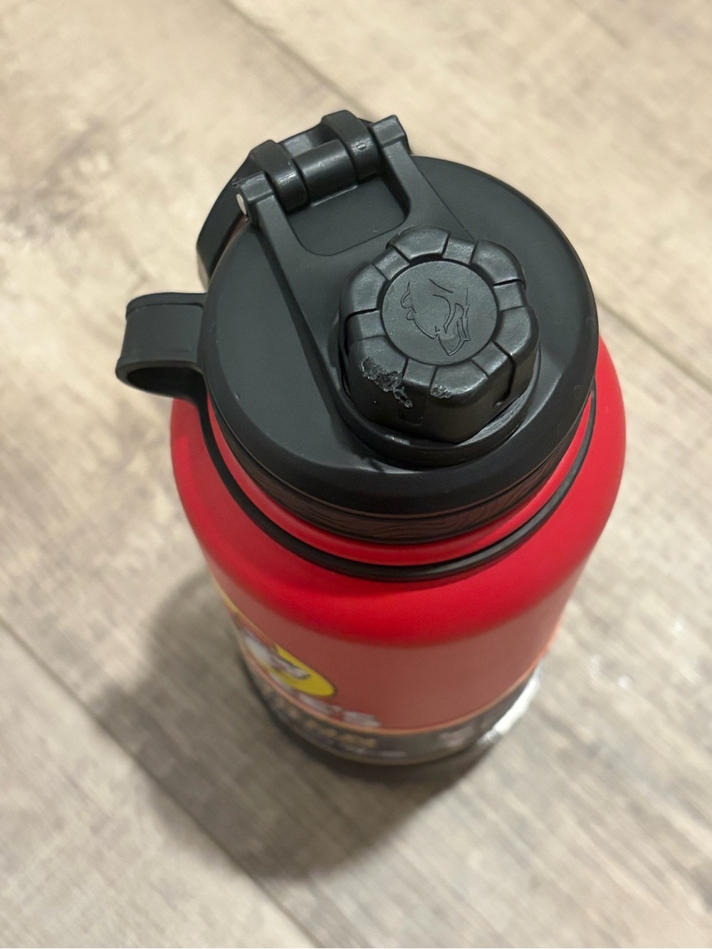 Buc-ee's Yukon Outfitters Red 32oz Water Bottle - Picture 7 of 7